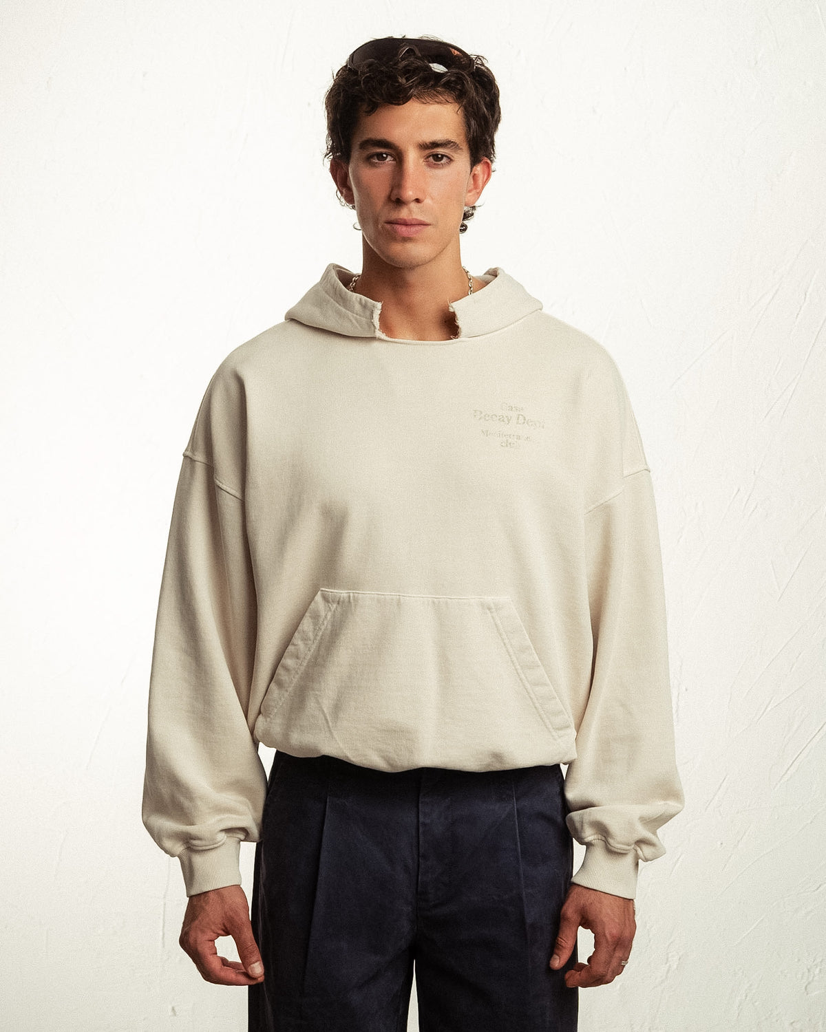 Sudadera con capucha Ripped beige BECAY