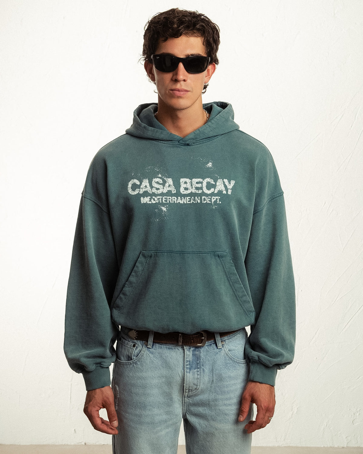 Sudadera con capucha Binibeca verde BECAY
