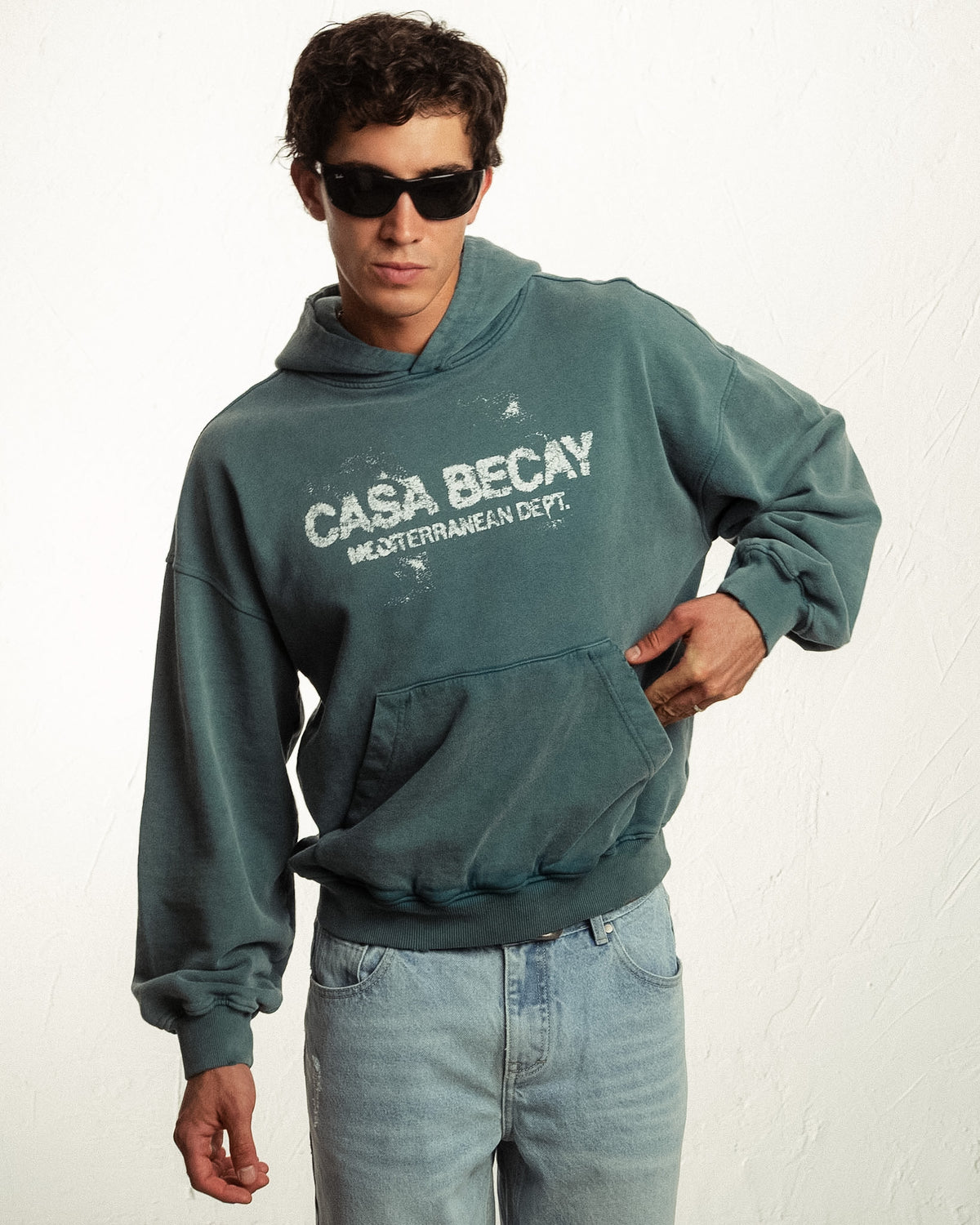 Sudadera con capucha Binibeca verde BECAY