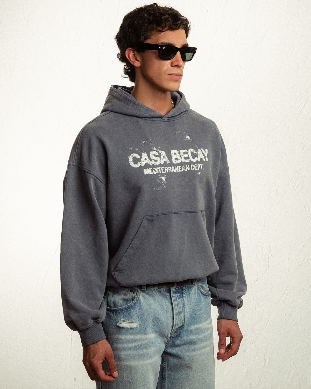Sudadera con capucha Binibeca gris BECAY