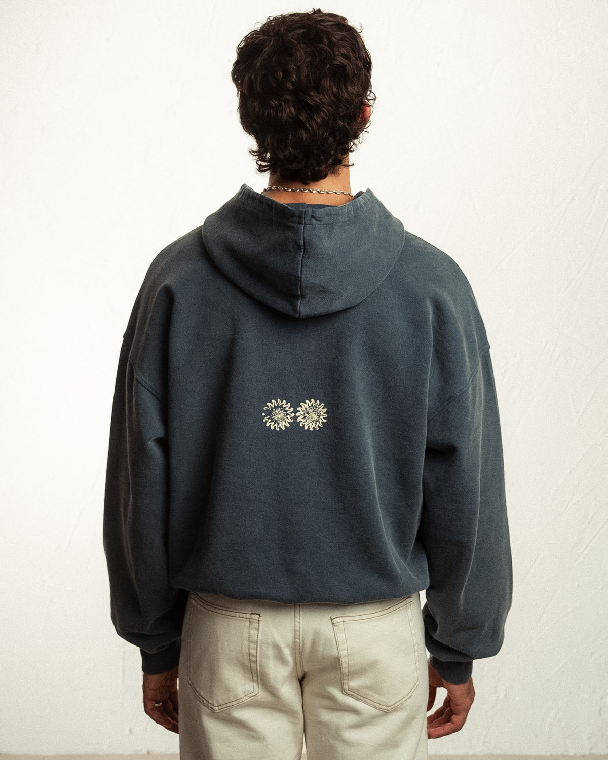 Sudadera con capucha Ciutadella azul marino BECAY