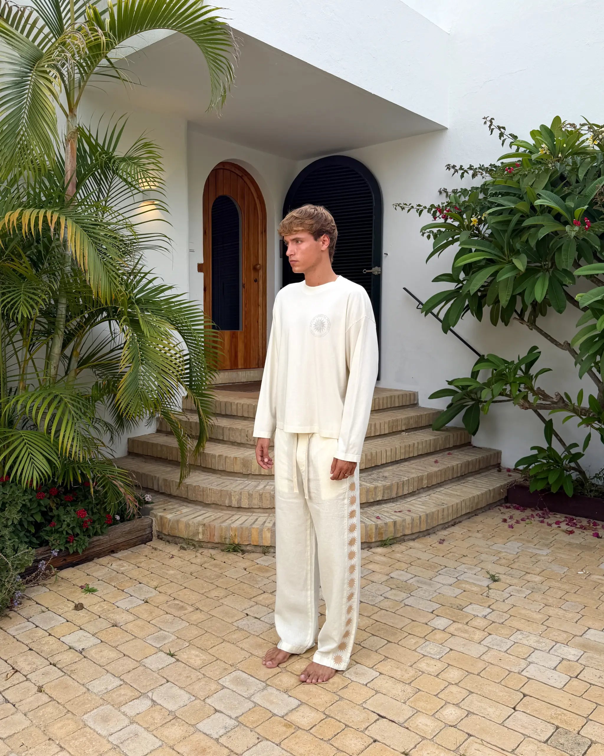Social House Longsleeve Ecru