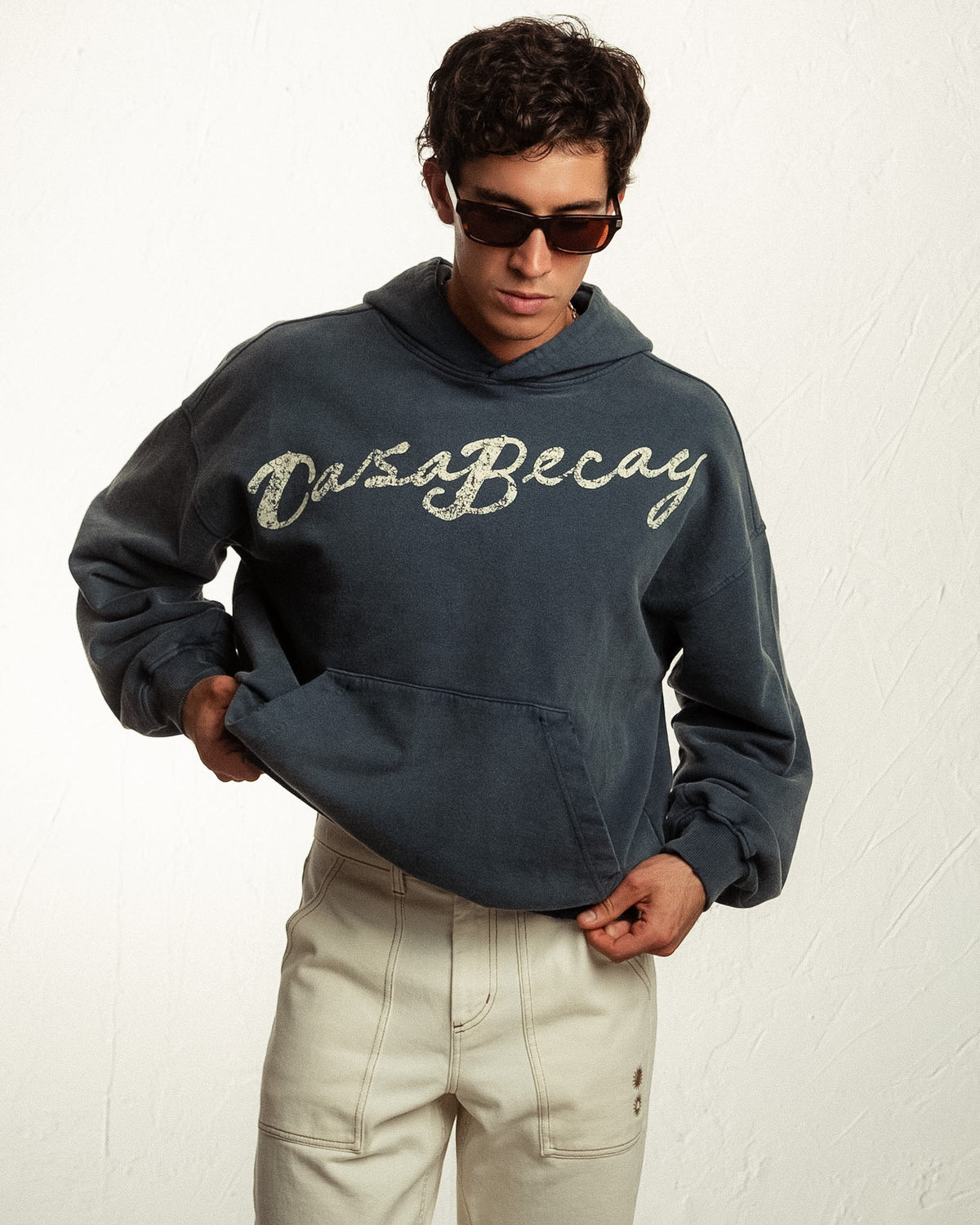 Sudadera con capucha Ciutadella azul marino BECAY